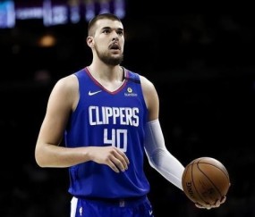 九游体育官网入口-祖巴茨缺阵暴露内线不足 快艇实力虽强仍需交易？